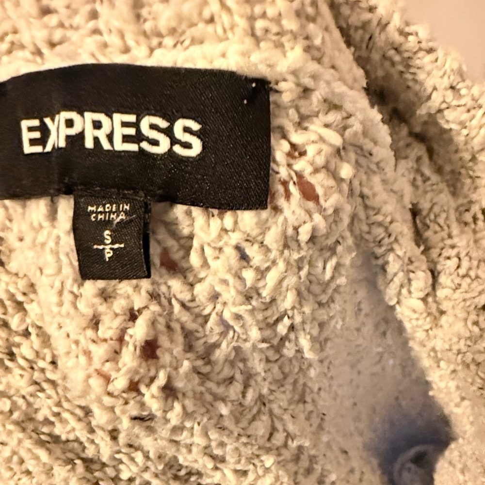 Express Sweater with Ruffles - Picture 6 of 7